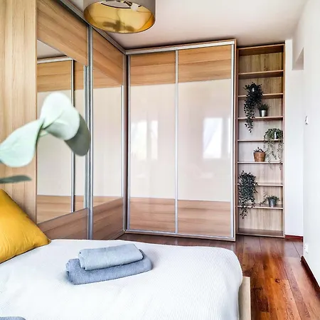 Apartament Apartament Close To Tauron Arena For 4 Guests *